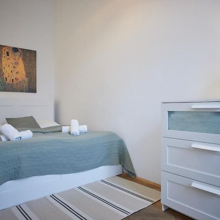 Self-Check-In & Perfect Metro Connection I Apartment เวียนนา ภายนอก รูปภาพ